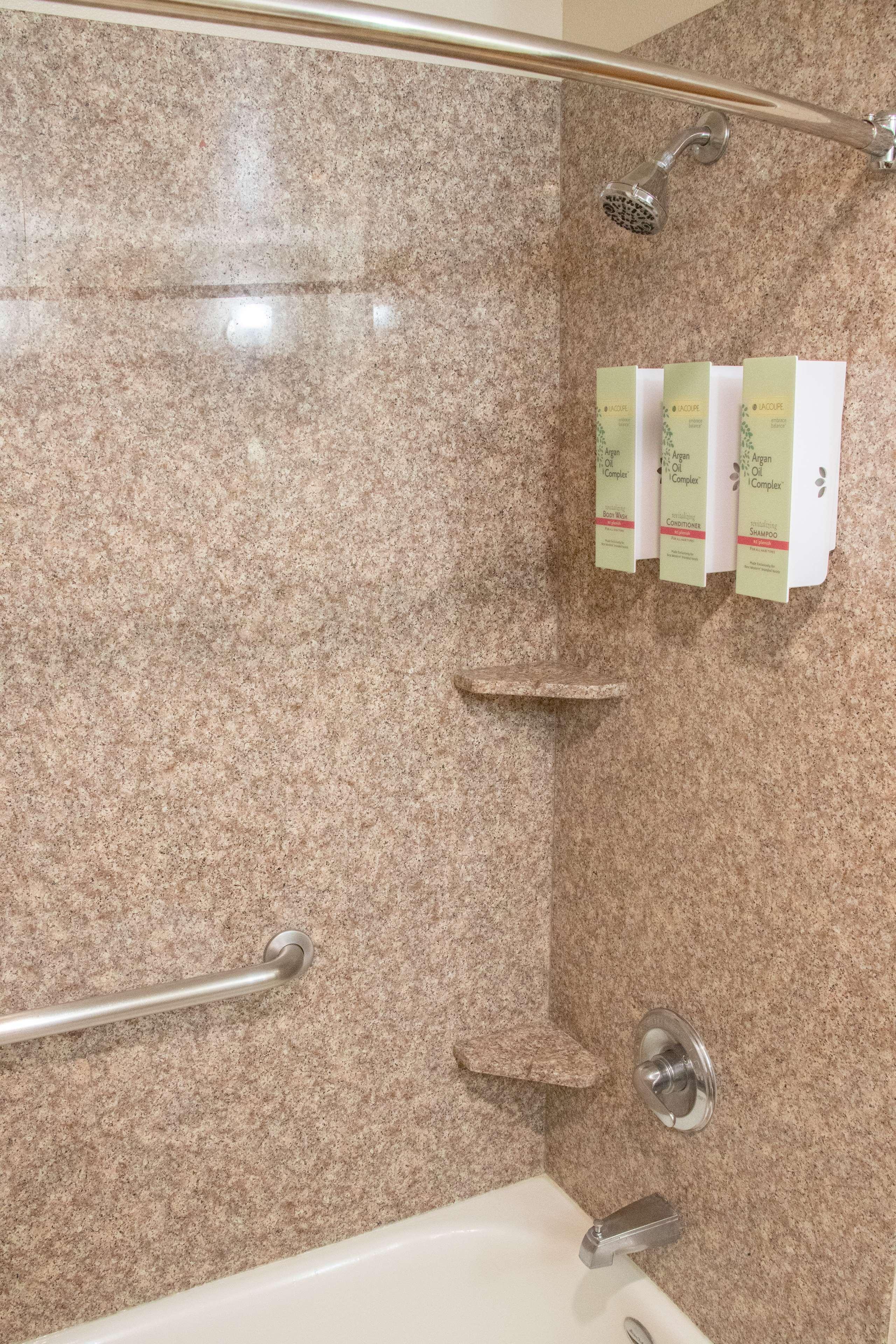 לודי Best Western I-5 Inn & Suites מראה חיצוני תמונה